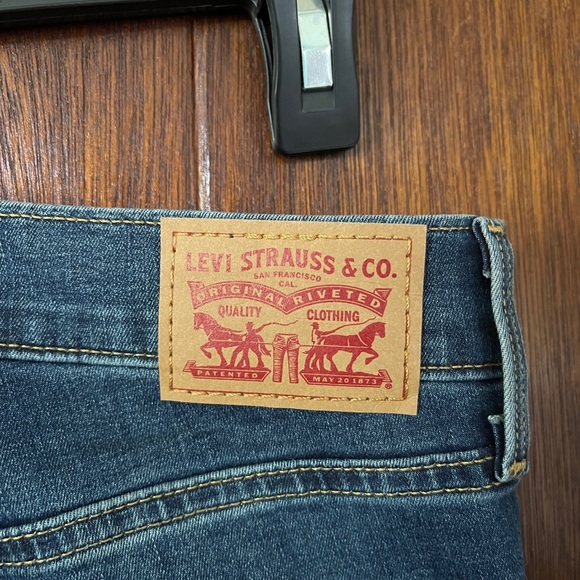 levi’s - Picture 2 of 3
